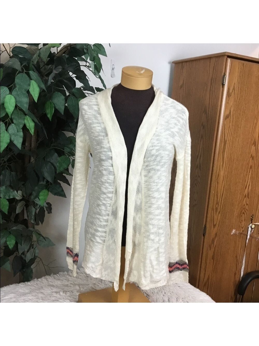 HEART & Crush Aztec design light weight cardigan Medium